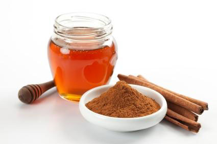 meli-kanela-magikos-syndiasmos-honey-and-cinnamon--ingolden.gr