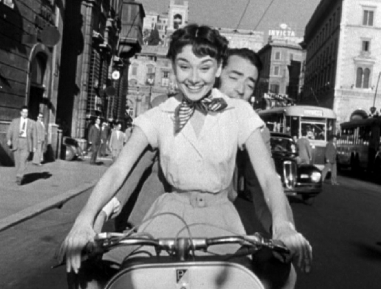 Audrey Hepburn Διακοπές στην Ρώμη || 1953