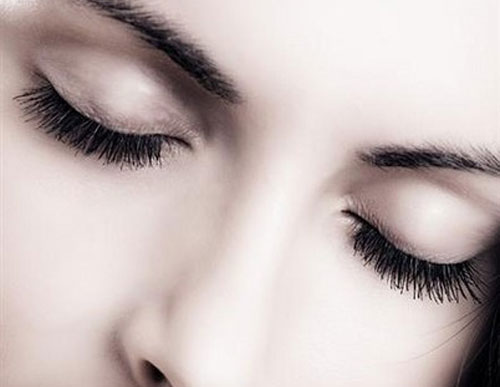na-les-inGolden.gr-jobs-quotes.-woman-eyes