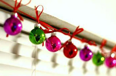 christmas-ornaments-garland